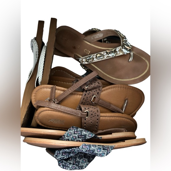 ❤️Size 7 Sandal Not so Mystery Box - Picture 1 of 1